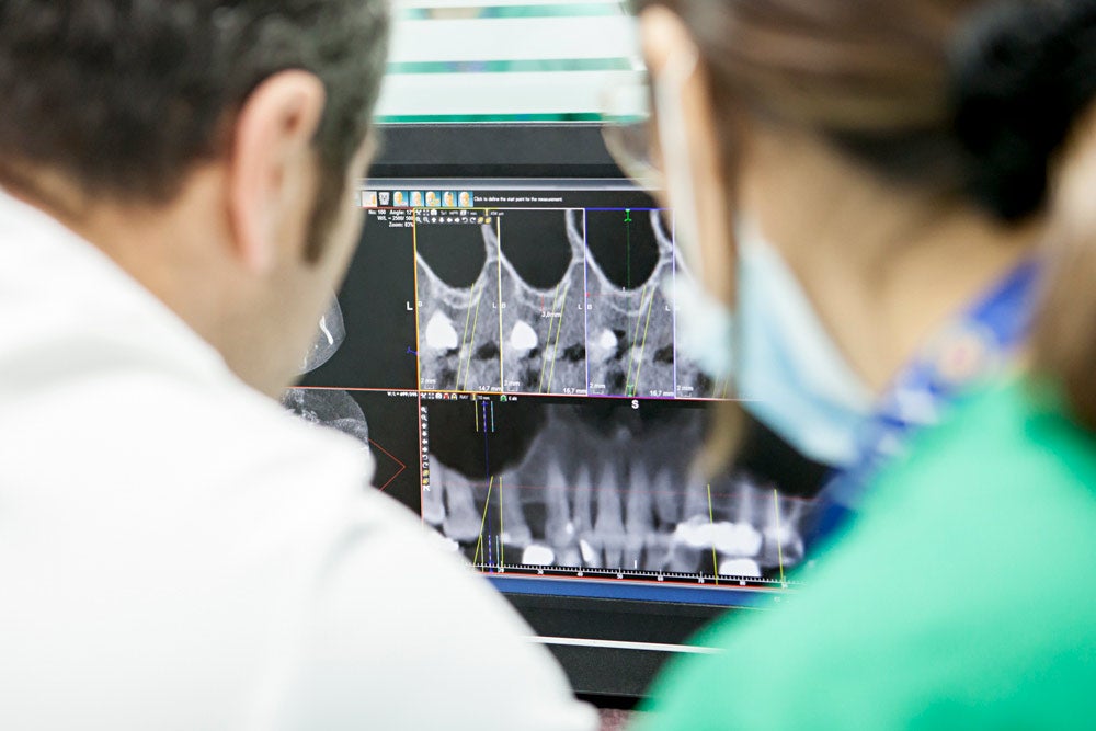 ¿Por qué estudiar Odontología? - UAX