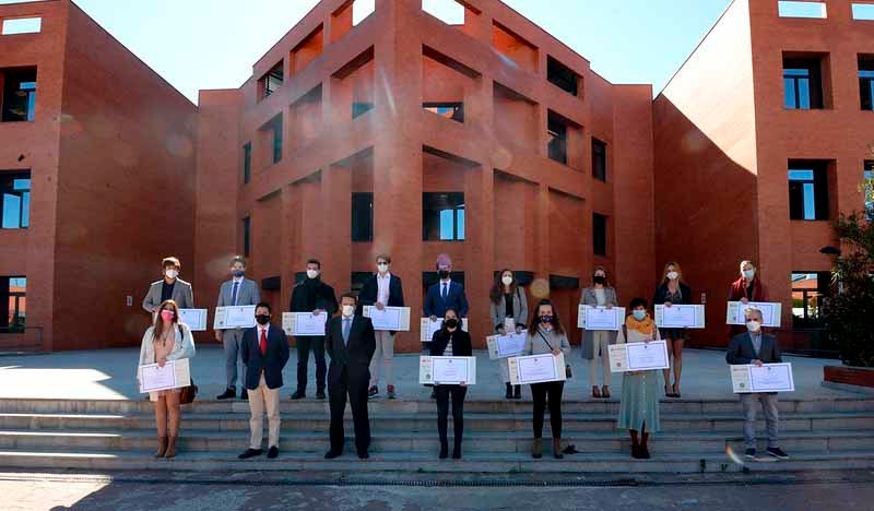 premiados santander-uax meritos academicos