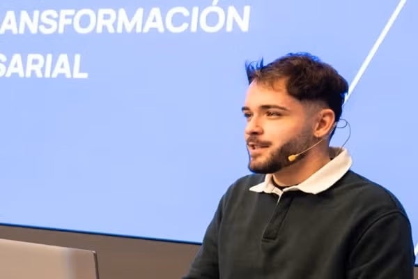 Masters y Postgrados en Empresa y Tecnología semipresencial