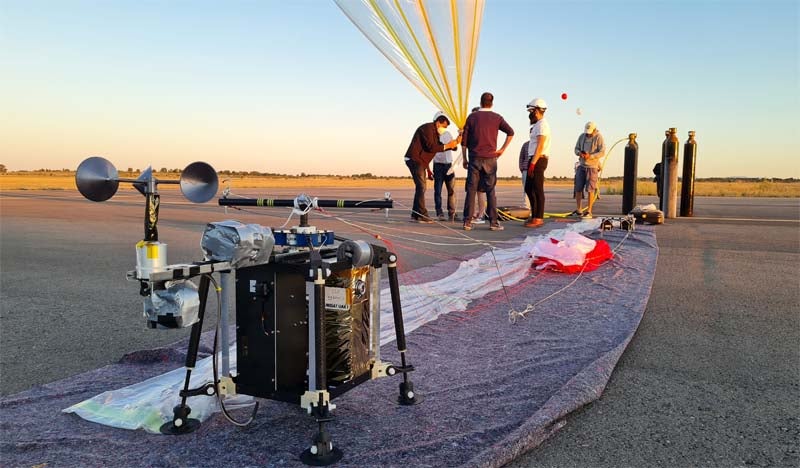 estudiantes-uax-lanzan-microsatelite-interior