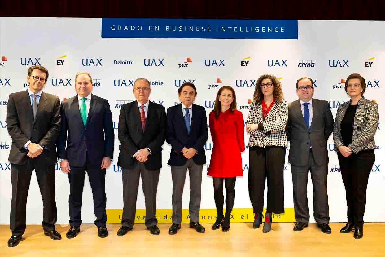 foto uax big4